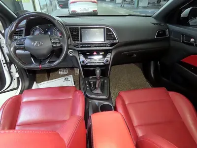Hyundai Avante 2018, 158150 км, за 7220.69 USD - фото 10