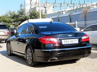 Hyundai Genesis 2013, 105892 км, за 5629.13 USD