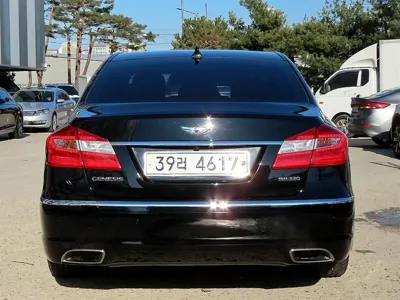 Hyundai Genesis 2013, 105892 км, за 5629.13 USD