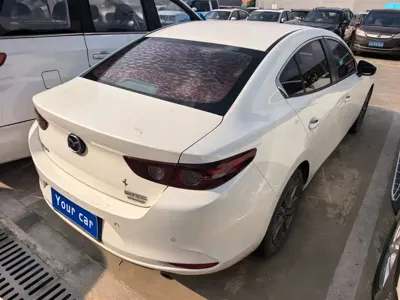 Mazda 3 Axela 2020, 55000 км, за 6851.43 USD - фото 6