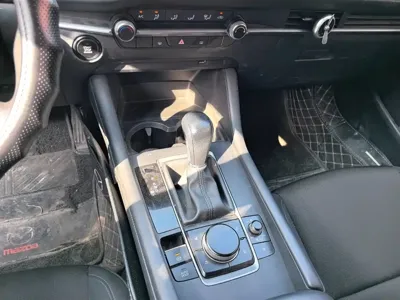 Mazda 3 Axela 2020, 55000 км, за 6851.43 USD - фото 14