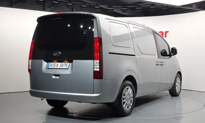 Hyundai Staria 2024, 61606 км, за 16410.66 USD