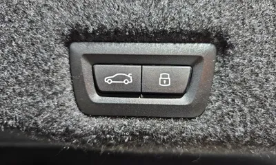 BMW 5-Series 2024, 51553 км, за 45439.75 USD - фото 30