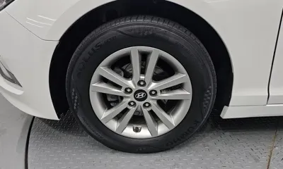 Hyundai Sonata 2015, 181831 км, за 3900.41 USD