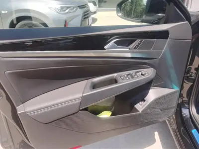 Volkswagen Passat 2026, 2200 км, за 21756.63 USD - фото 7