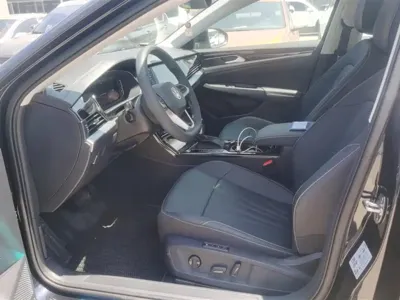 Volkswagen Passat 2026, 2200 км, за 21756.63 USD - фото 9