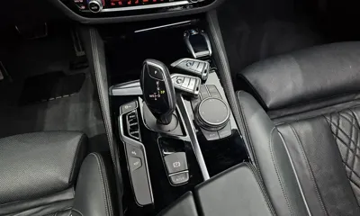BMW 5-Series 2018, 83809 км, за 17876.87 USD - фото 9