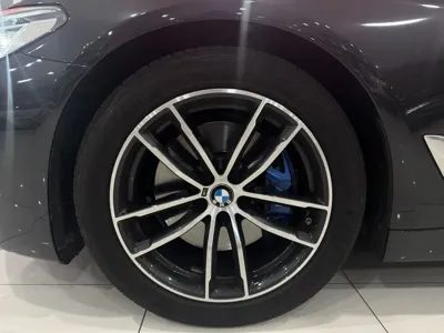 BMW 5-Series 2023, 20677 км, за 30655.11 USD