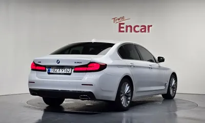 BMW 5-Series 2022, 51700 км, за 27241.7 USD