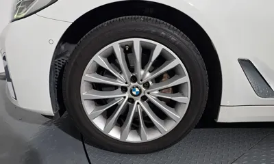 BMW 5-Series 2022, 51700 км, за 27241.7 USD