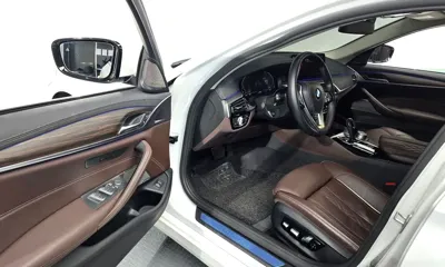 BMW 5-Series 2022, 51700 км, за 27241.7 USD - фото 10