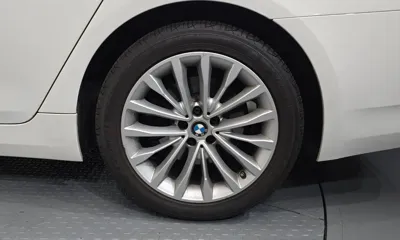 BMW 5-Series 2022, 51700 км, за 27241.7 USD - фото 21