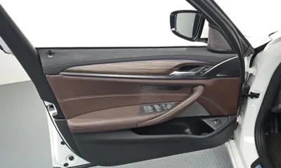 BMW 5-Series 2022, 51700 км, за 27241.7 USD - фото 24