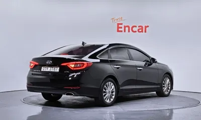 Hyundai Sonata 2015, 115626 км, за 5483.98 USD