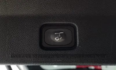 Ford Explorer 2018, 98390 км, за 10496.26 USD - фото 17