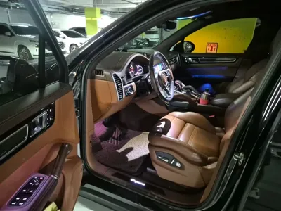 Porsche Cayenne 2019, 183000 км, за 33738.53 USD