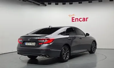 Honda Accord 2021, 33477 км, за 13465.58 USD