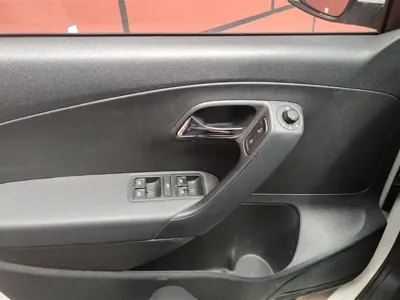 Volkswagen Polo 2015, 137400 км, за 3531.42 USD - фото 7