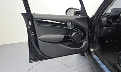 MINI Cooper 2023, 44108 км, за 17120.58 USD - фото 24