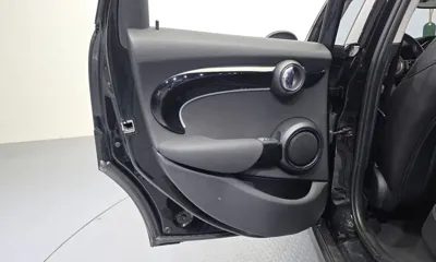 MINI Cooper 2023, 44108 км, за 17120.58 USD - фото 25