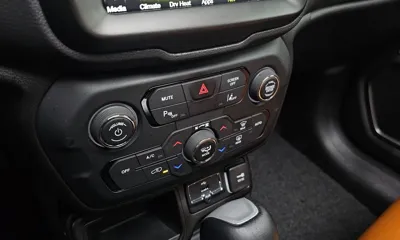Jeep Renegade 2023, 15137 км, за 19500.28 USD - фото 19