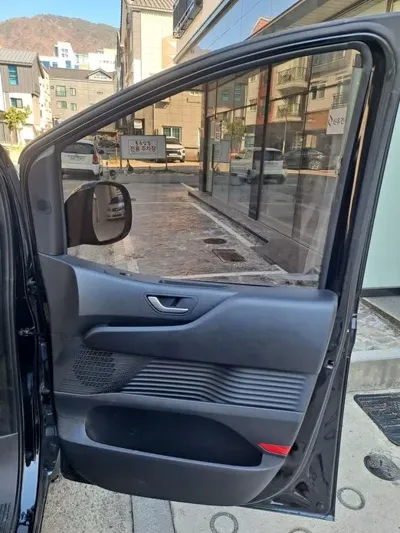 Hyundai Staria 2025, 17000 км, за 19029.8 USD - фото 6