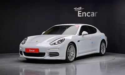 Porsche Panamera · 2016 год
