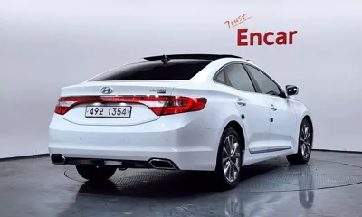 Hyundai Grandeur 2015, 196562 км, за 3872.92 USD