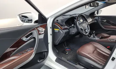 Hyundai Grandeur 2015, 196562 км, за 3872.92 USD - фото 10