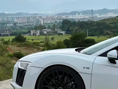 Audi R8 2017, 70000 км, за 116242.6 USD