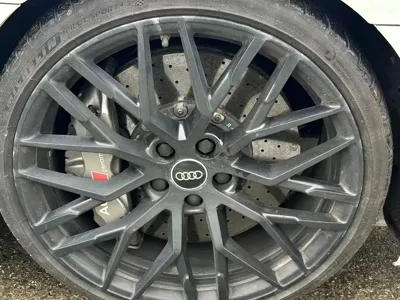 Audi R8 2017, 70000 км, за 116242.6 USD