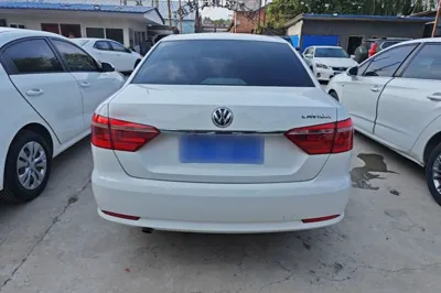 Volkswagen Lavida 2013, 79200 км, за 6473 USD