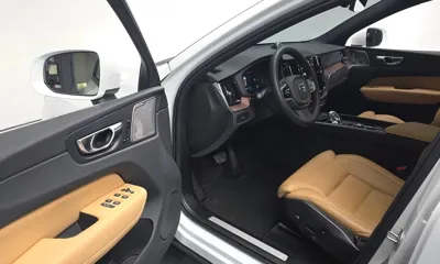 Volvo XC60 2025, 12849 км, за 39072.82 USD - фото 11