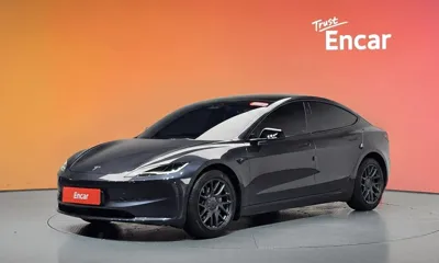 Tesla Model 3 · 2024 год