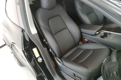 Tesla Model Y 2022, 60000 км, за 25656 USD - фото 19