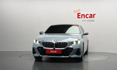 BMW 5-Series 2025, 13786 км, за 44625.43 USD