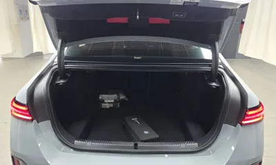 BMW 5-Series 2025, 13786 км, за 44625.43 USD - фото 20