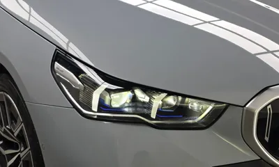 BMW 5-Series 2025, 13786 км, за 44625.43 USD - фото 22