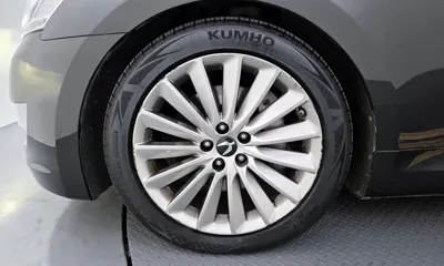 Hyundai Equus 2015, 151783 км, за 5894.03 USD