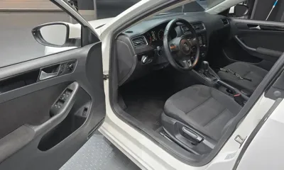 Volkswagen Jetta 2012, 103677 км, за 2966.63 USD - фото 11