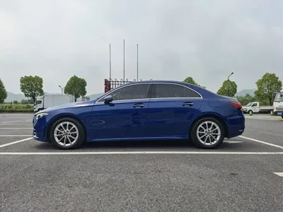 Mercedes-Benz A-Class 2022, 52000 км, за 13939.02 USD