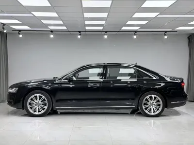 Audi A8 2015, 200000 км, за 31831.84 USD
