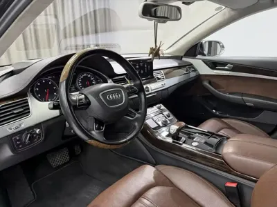 Audi A8 2015, 200000 км, за 31831.84 USD