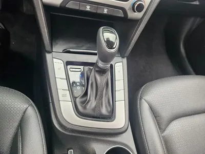 Hyundai Avante 2018, 74485 км, за 6498.83 USD - фото 8