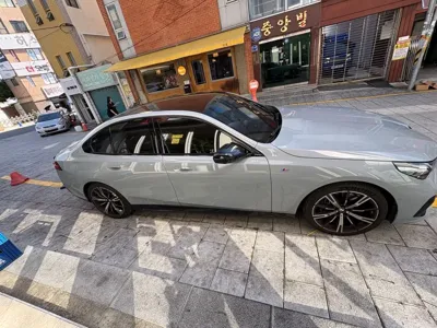 BMW 5-Series 2024, 21000 км, за 45602.63 USD - фото 6