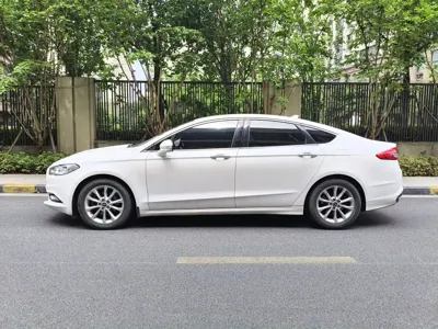 Ford Mondeo 2017, 124000 км, за 6463.09 USD
