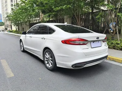 Ford Mondeo 2017, 124000 км, за 6463.09 USD