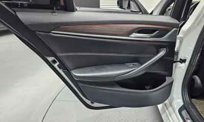 BMW 5-Series 2017, 135952 км, за 13543.98 USD - фото 25