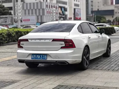 Volvo S90 2019, 98000 км, за 14726.4 USD