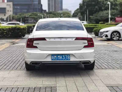 Volvo S90 2019, 98000 км, за 14726.4 USD